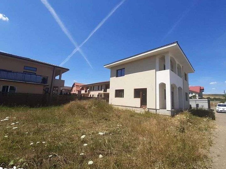 Persoana fizica vand casa individuala fara comision!
