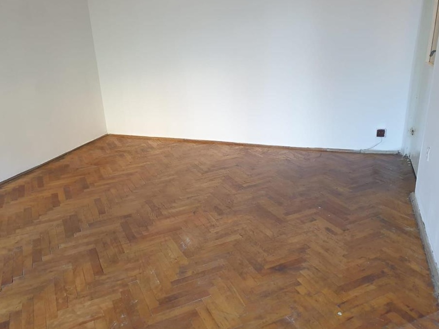 Persoana fizica,vând apartament cu 1 camera,parter, zona Sagului