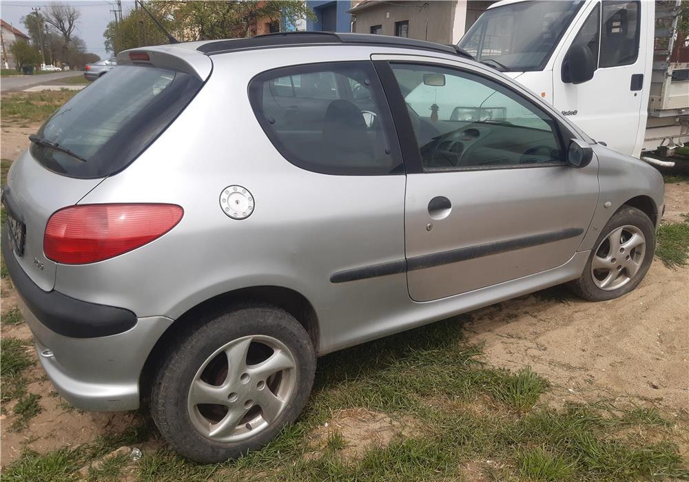 Peugeot 206 1.6 benzina