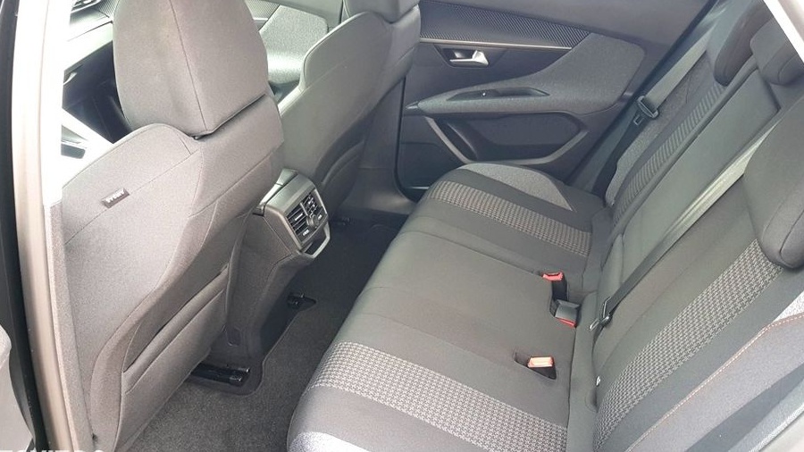 Peugeot 3008 1.6 BlueHDI S&S EAT6