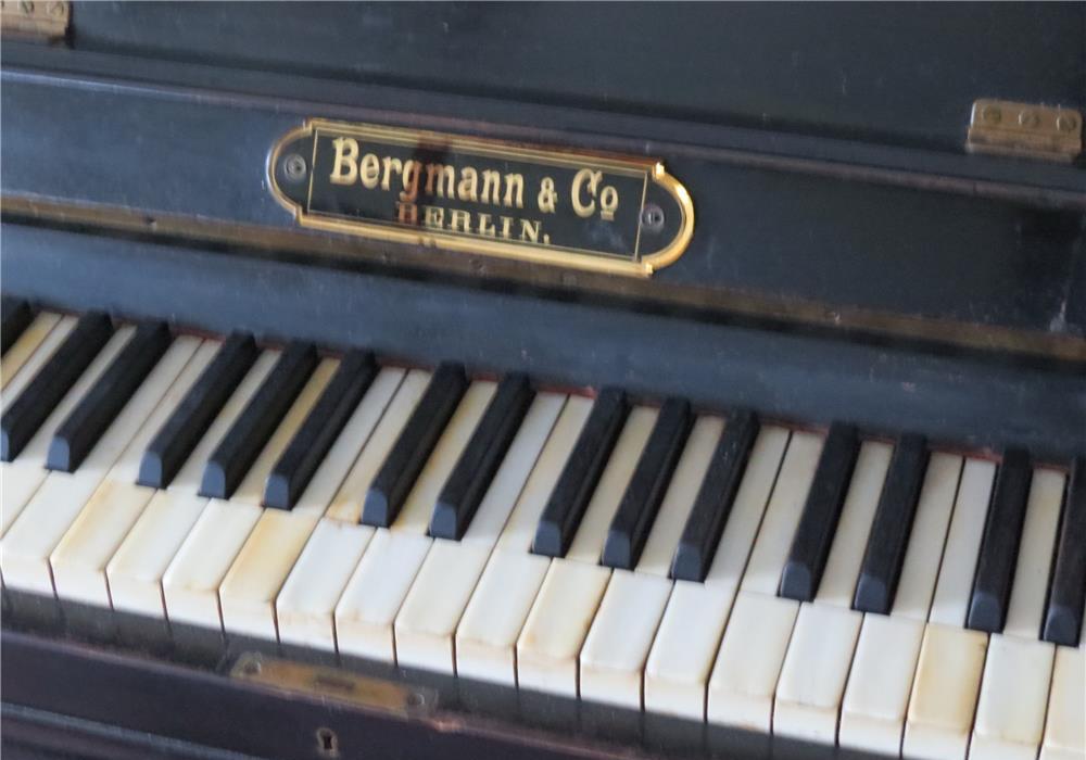 Pianina germana veche