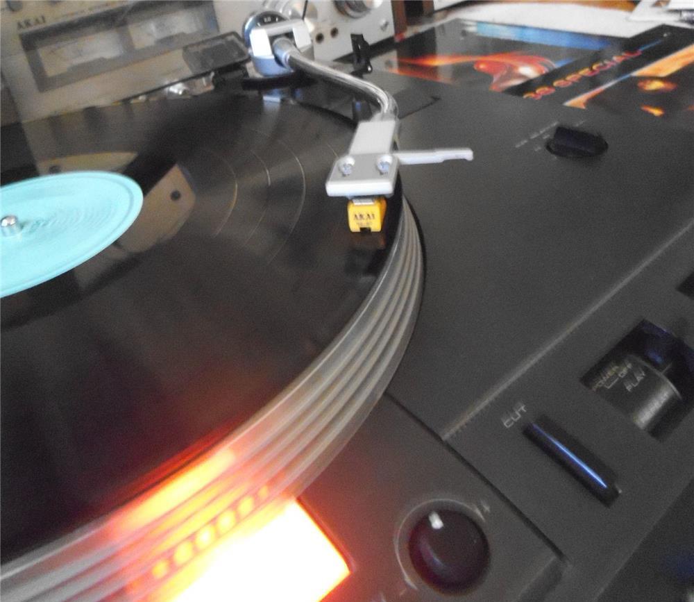 Pick-up AKAI AP D-40C  Direct Drive Full Automatic Records Player