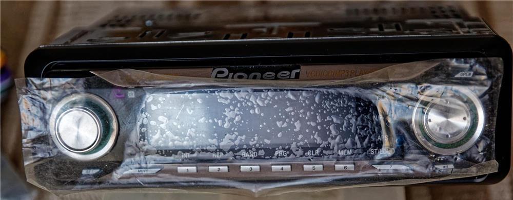 Pioneer VCD/CD/MP3 auto player 50W x 4