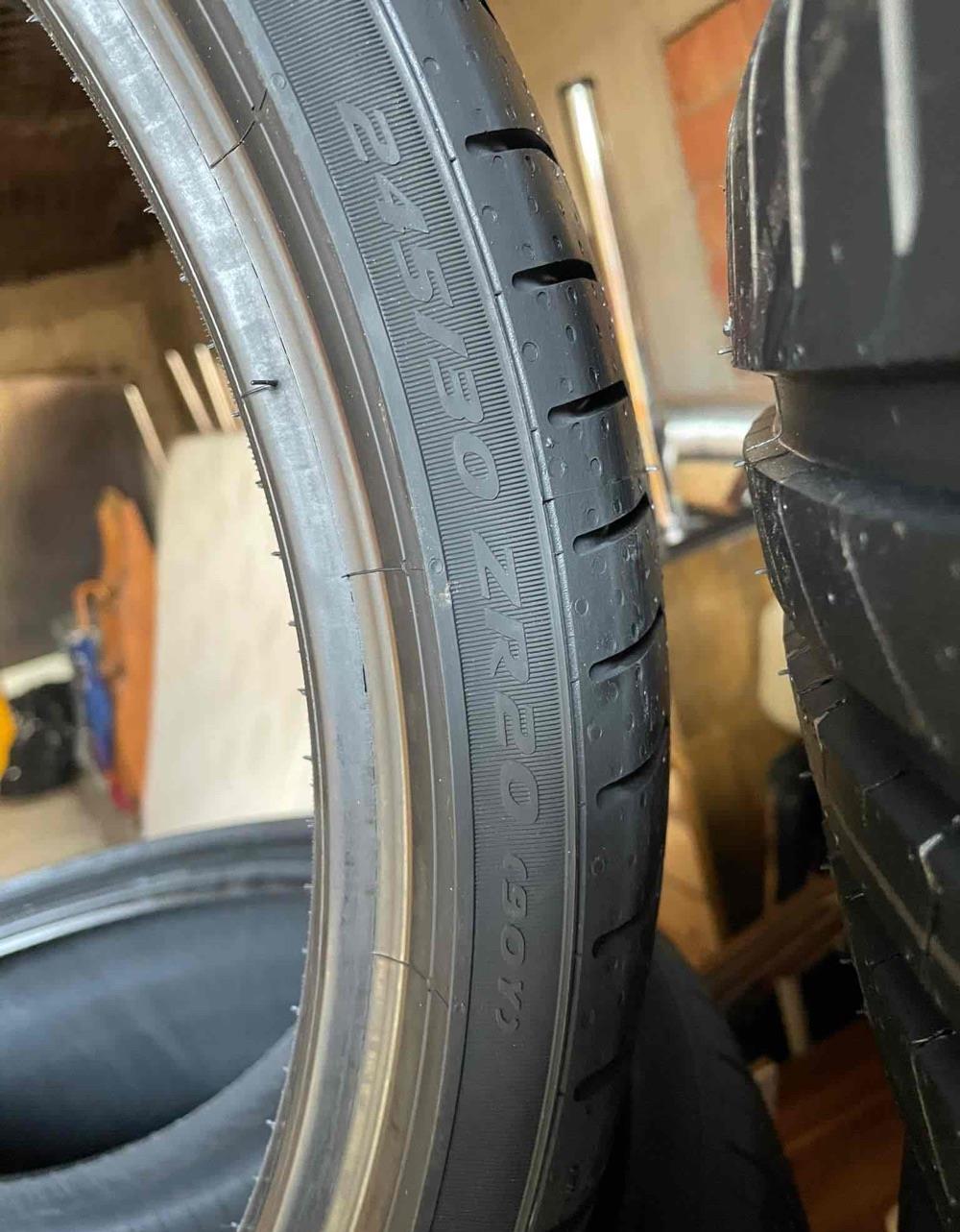 Pirelli P Zero 245/30 ZR20 90Y