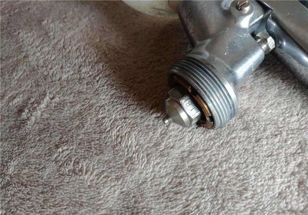 Pistol de vopsit Anest Iwata AZ3 HTE2, duza 1,8, utilizat