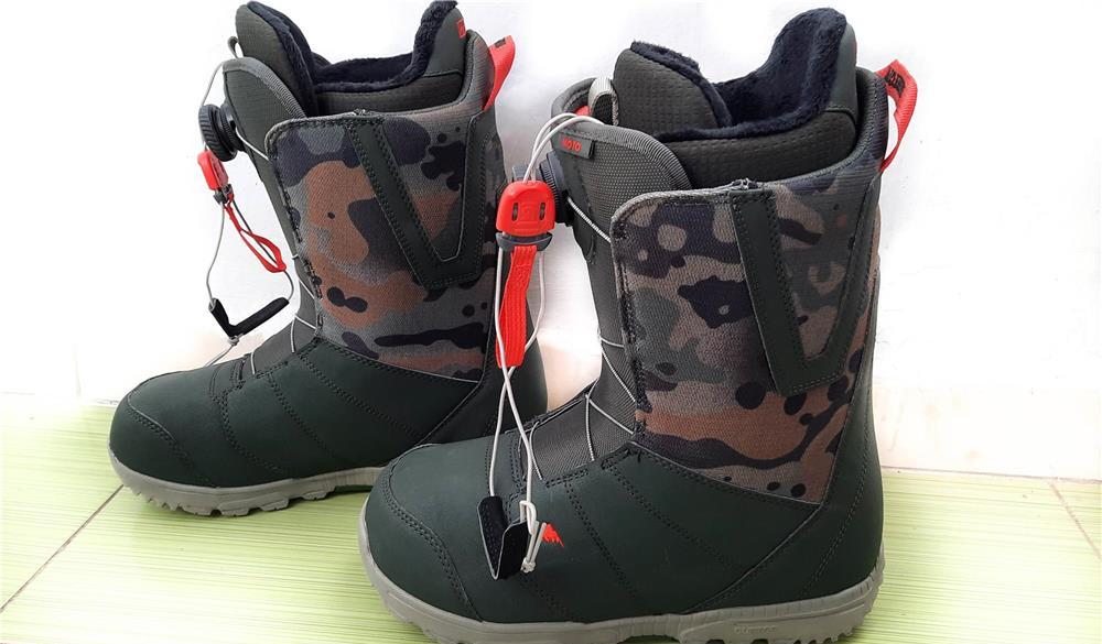Placa de snowboard X  Boots   X casca X ochelar