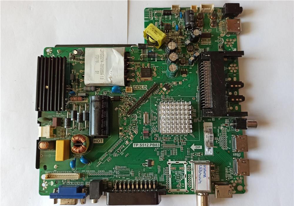 Placa digitala tv. Manta LED4004 TP.S512.PB83