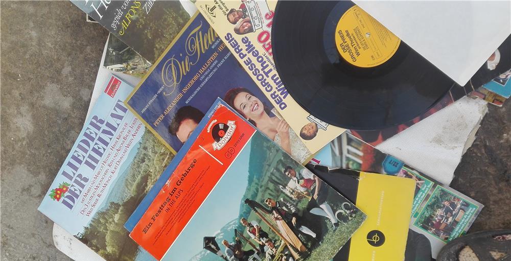 Placi,discuri vinilin 28 buc.