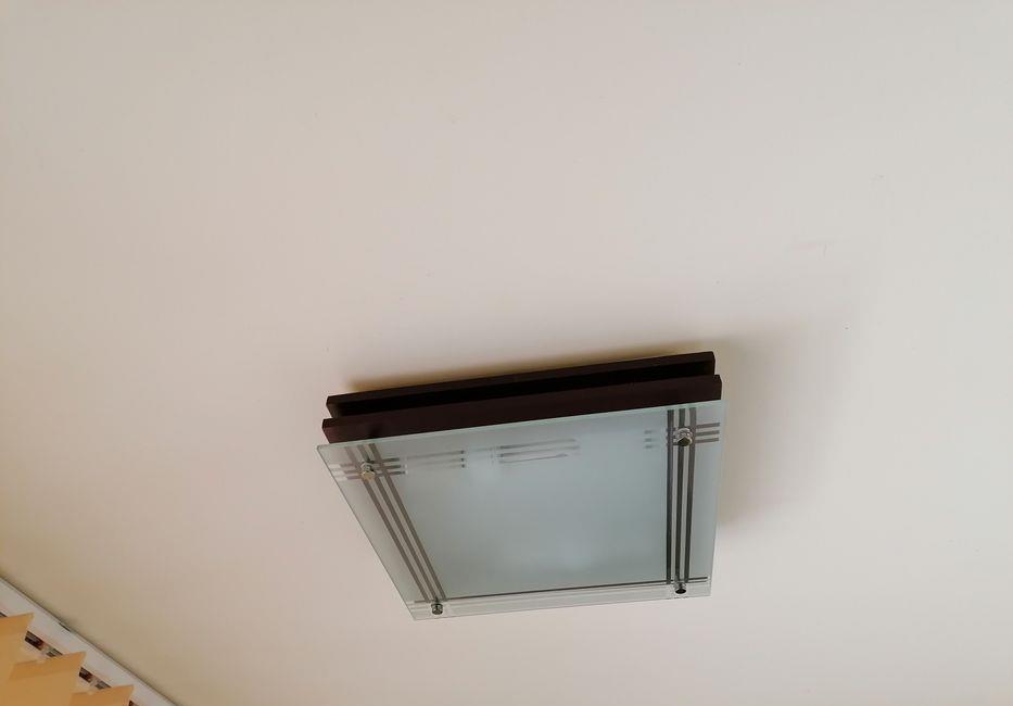 Plafonieră pătrată 30x30 cm culoare maro material metal/lemn/sticlă becuri led incluse două bucăți