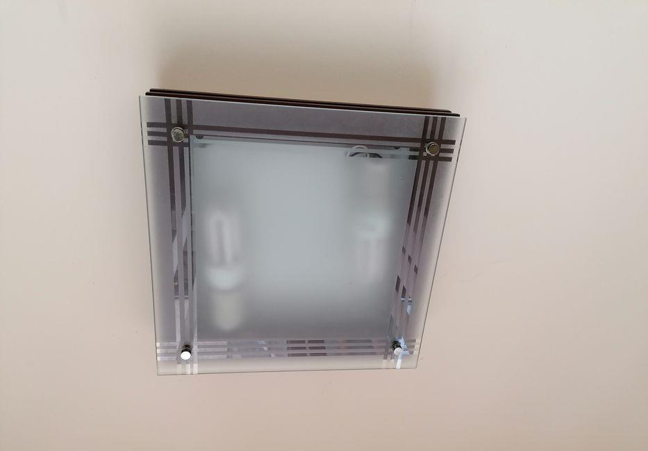 Plafonieră pătrată 30x30 cm culoare maro material metal/lemn/sticlă becuri led incluse două bucăți
