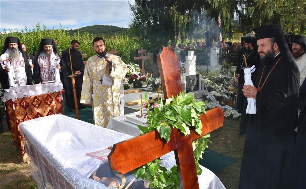 plangeri inmormantari