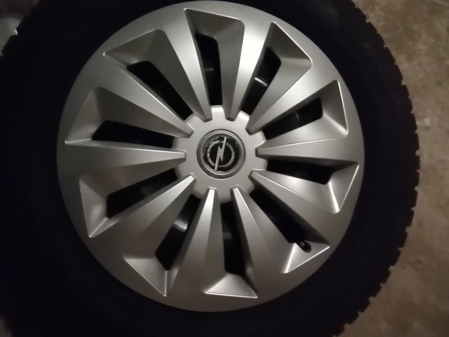 PNEURI IARNA NOI 215/60/R16