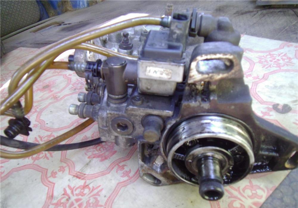 Pompa alimentare mercedes vito 108D ieftina.