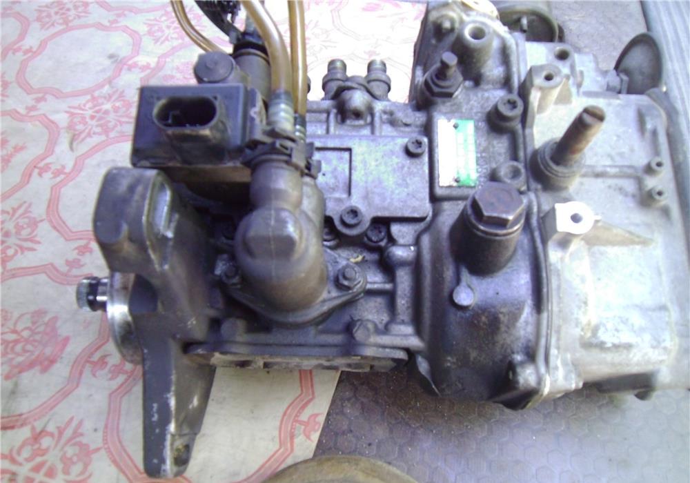Pompa alimentare mercedes vito 108D ieftina.
