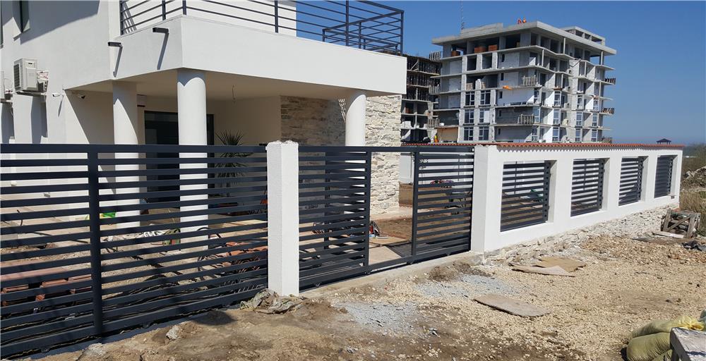 Porti ,Garduri,Balustrade,gratii