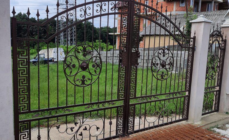 Porți metalice, porți cu lemn, plase de gard