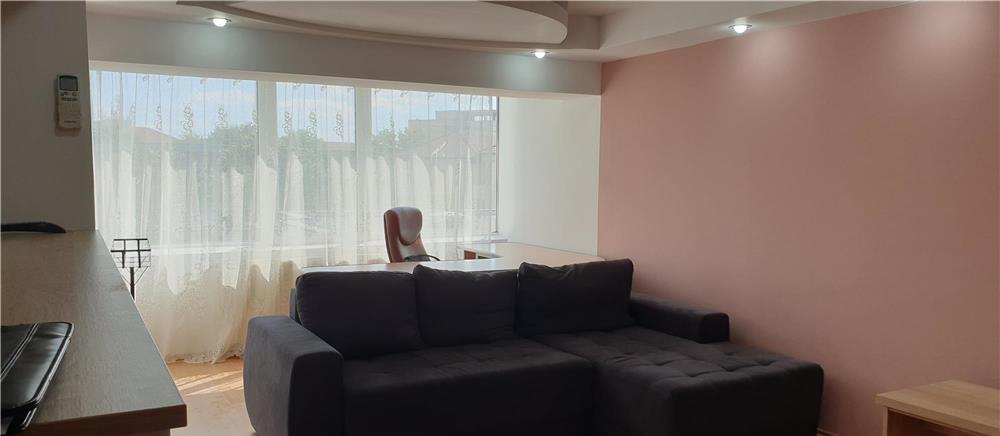 Pozitionare excelenta si zona linistita, spatiu foarte generos, recent renovat.