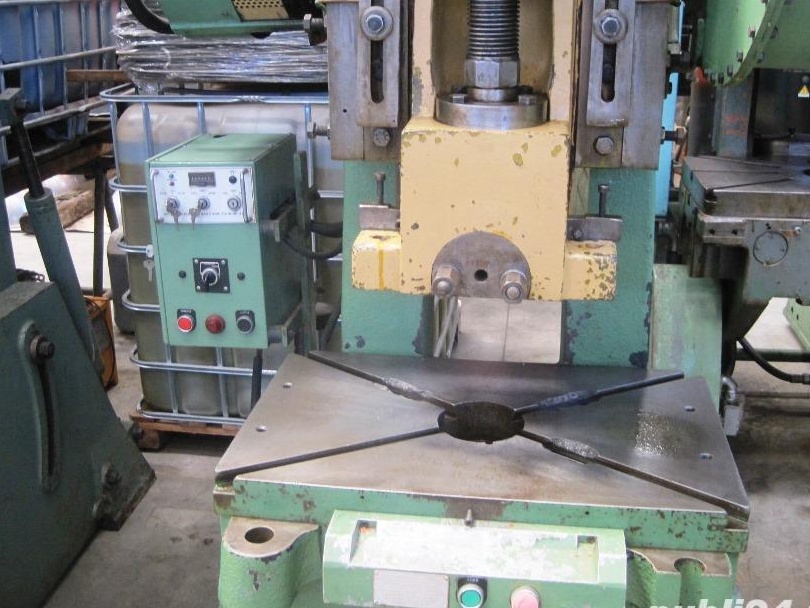 Presa mecanica cu excentric second hand - 60 Tf