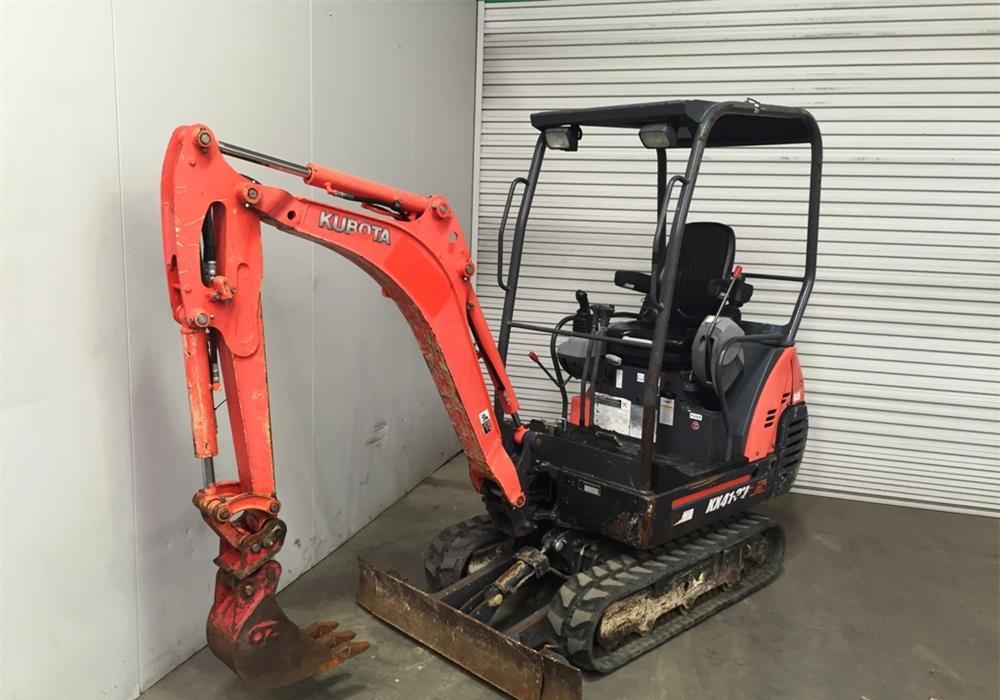 Prestez servicii cu miniexcavator si basculanta