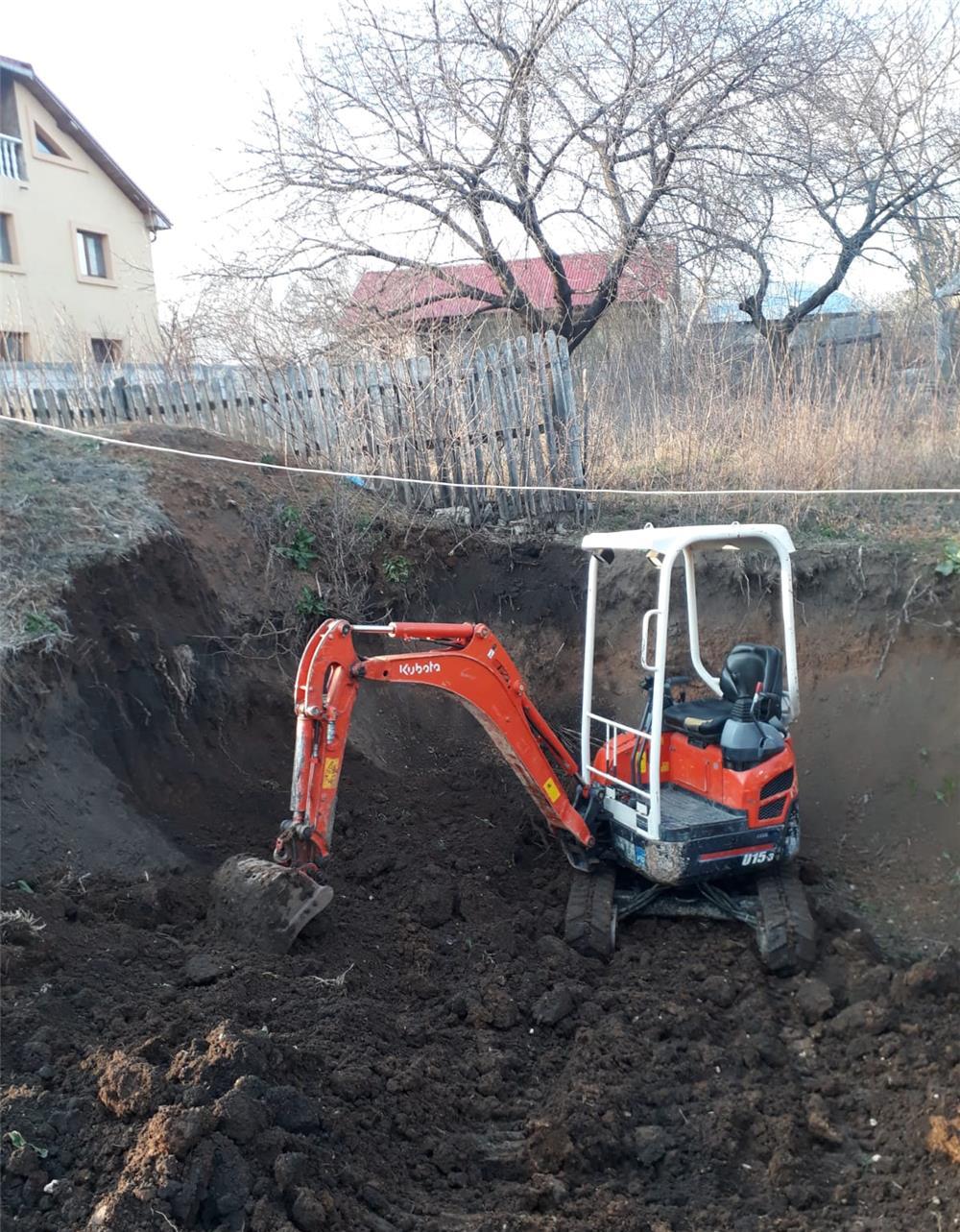 Prestez servicii cu miniexcavator si basculanta