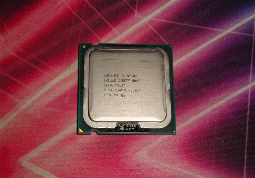Procesor intel core 2 quad Q9300 2.5 Ghz fsb 1333 LGA 775