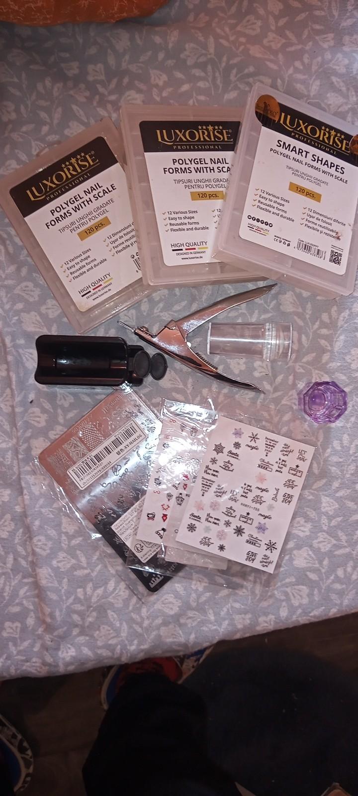 Produse pentru unghii