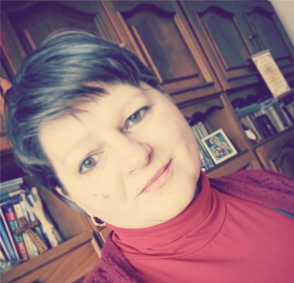 Profesor, (PFA) ofer meditatii (si online) pentru limba română si limba engleză. Ajut copiii la teme