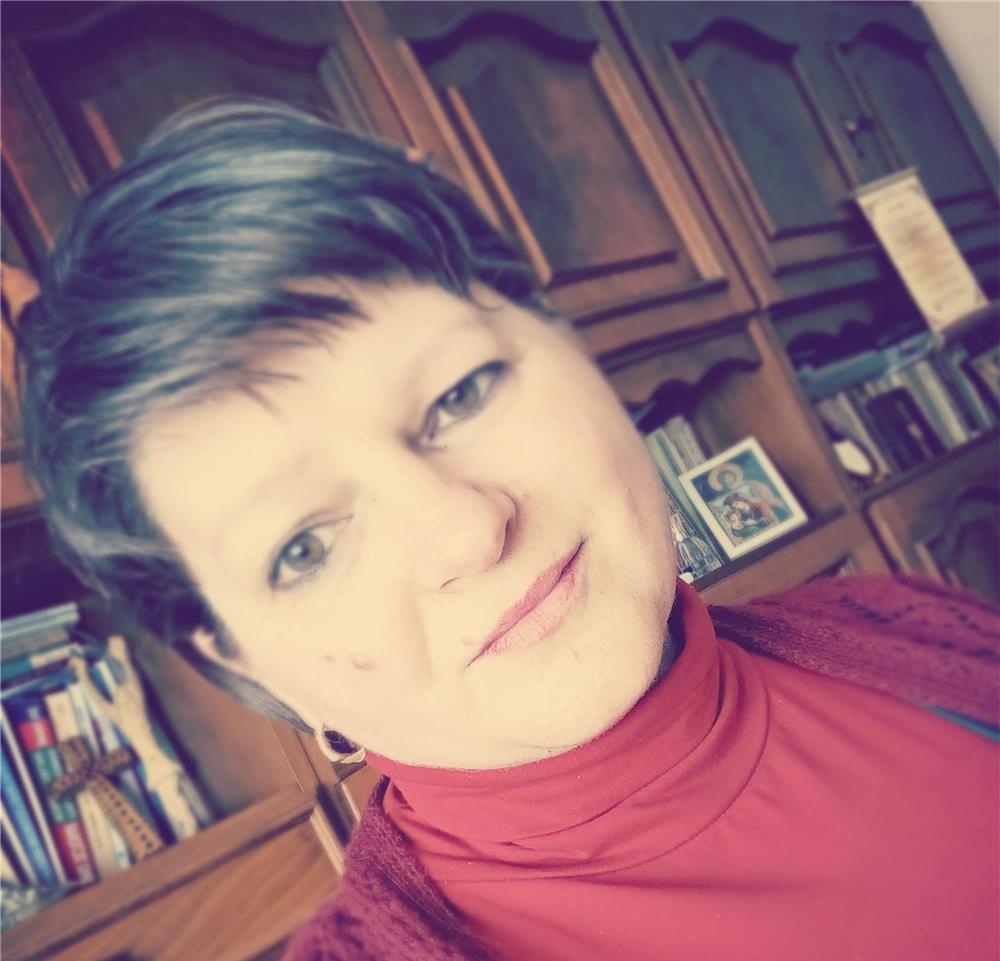 Profesor, (PFA) ofer meditatii (si online) pentru limba română si limba engleză. Ajut copiii la teme