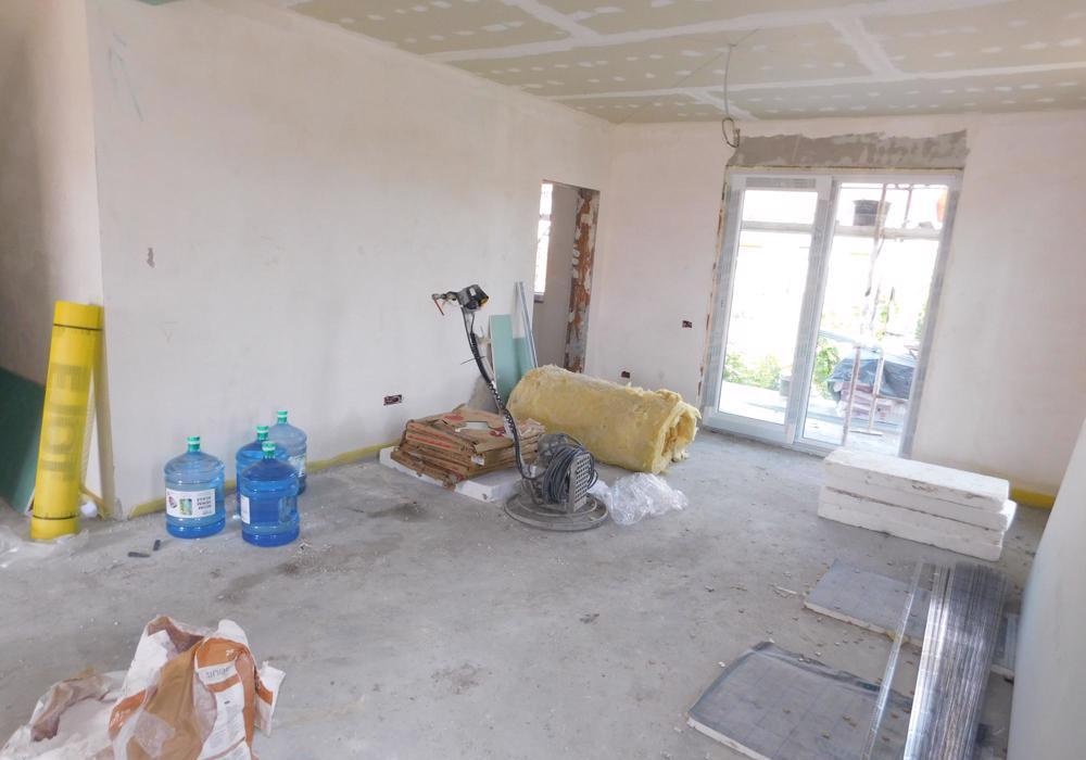Proiect DEOSEBIT. cu 5 Camere - Langa ASFALT si mijloc de TRANSPORT.