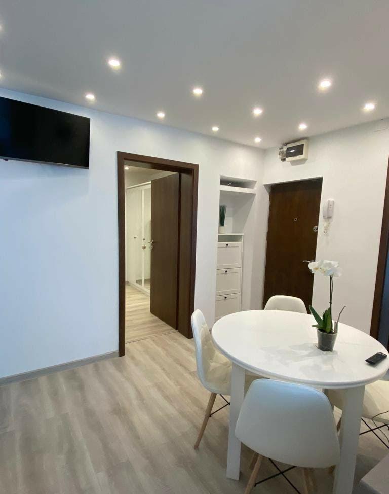 Propietar Apartament 3camere sector 4pret 107,000euro negociabil