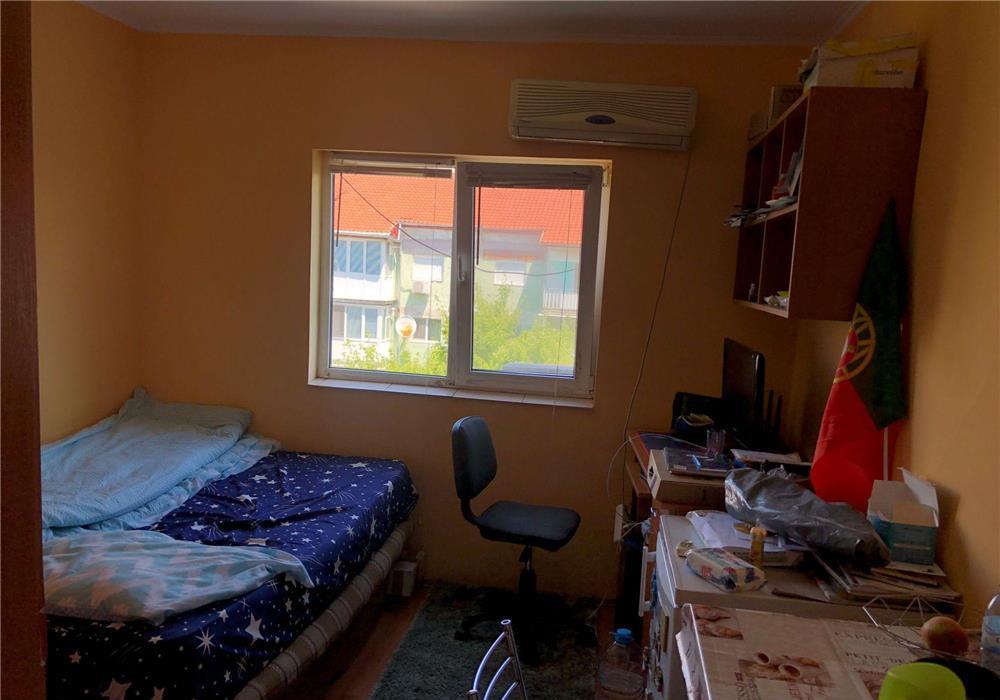 Propietar  vand garsoniera în bloc de apartamente