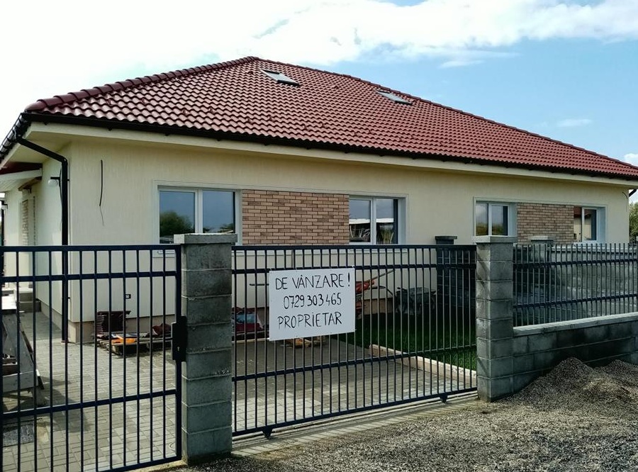 Proprietar 1/2 duplex 93 mp, 4 cam, 2 bai, toate utilitatile
