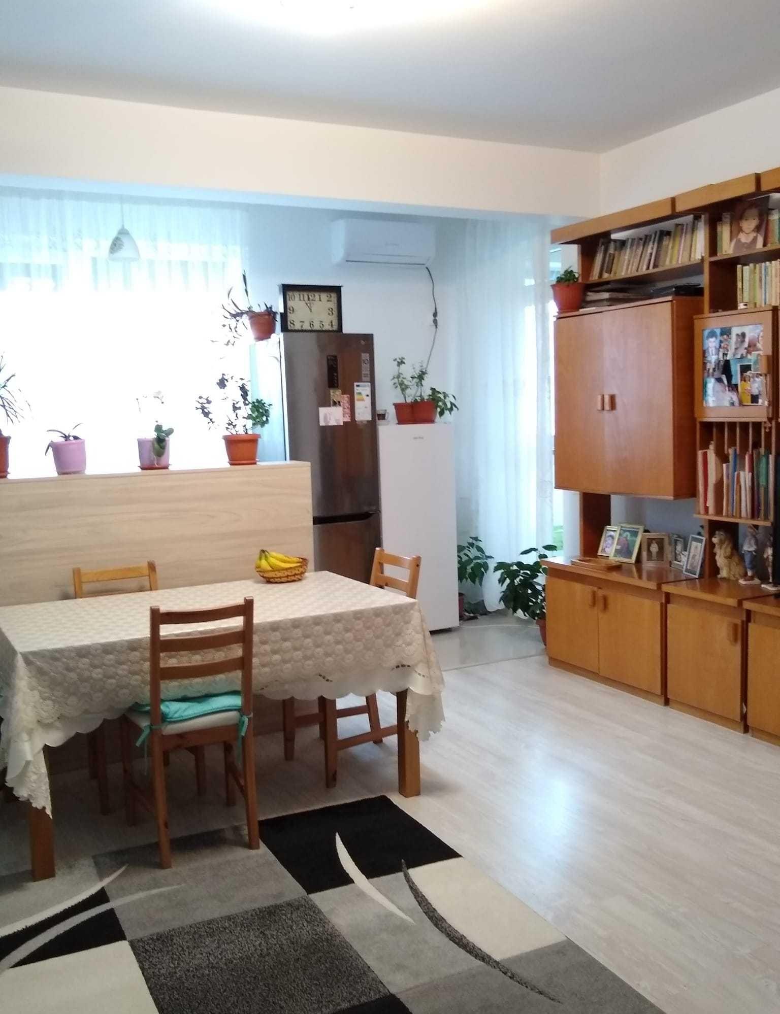proprietar 2 camere 49m bloc nou 10min metrou Pacii mobilat utilat 1/4