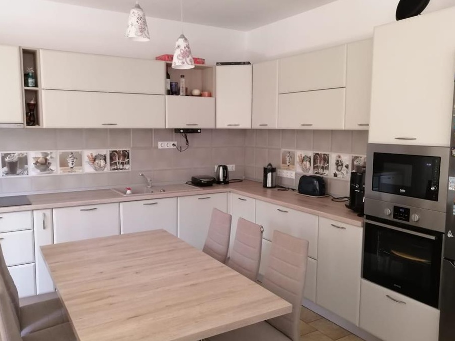Proprietar, apartament 109m2 in vila, teren propriu in cf 200m2, garaj 23m2
