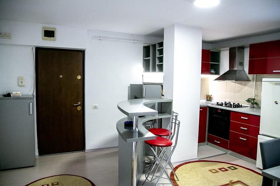 PROPRIETAR APARTAMENT 2 CAMERE  ZONA PRIMO INEL II CONSTANTA