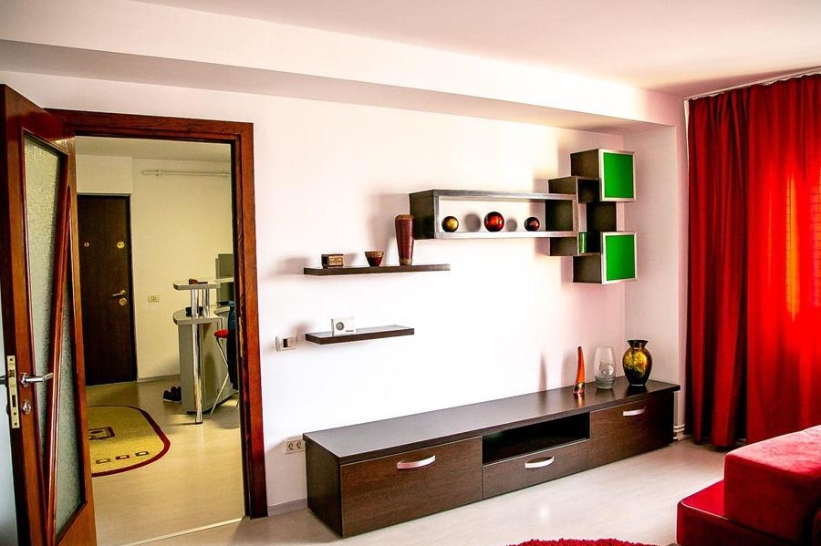 PROPRIETAR APARTAMENT 2 CAMERE  ZONA PRIMO INEL II CONSTANTA