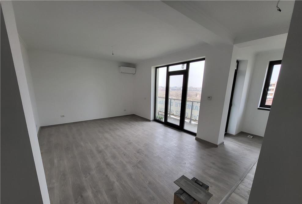 Proprietar. Apartament in bloc nou. Zona Braytim-Musicescu. Decomandat.