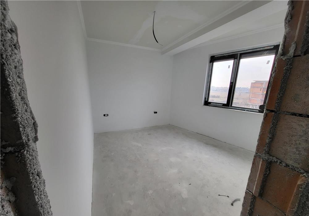 Proprietar. Apartament in bloc nou. Zona Braytim-Musicescu. Decomandat.