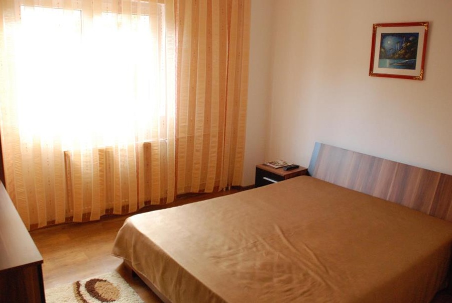 PROPRIETAR-APARTAMENT INTIM,DOUA CAMERE-DE INCHIRIAT