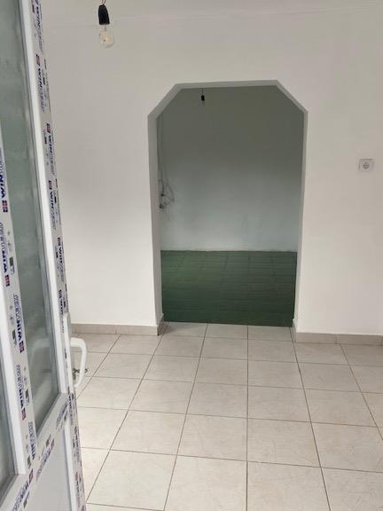 PROPRIETAR - BOHOCI casa la padure, proaspat renovata.