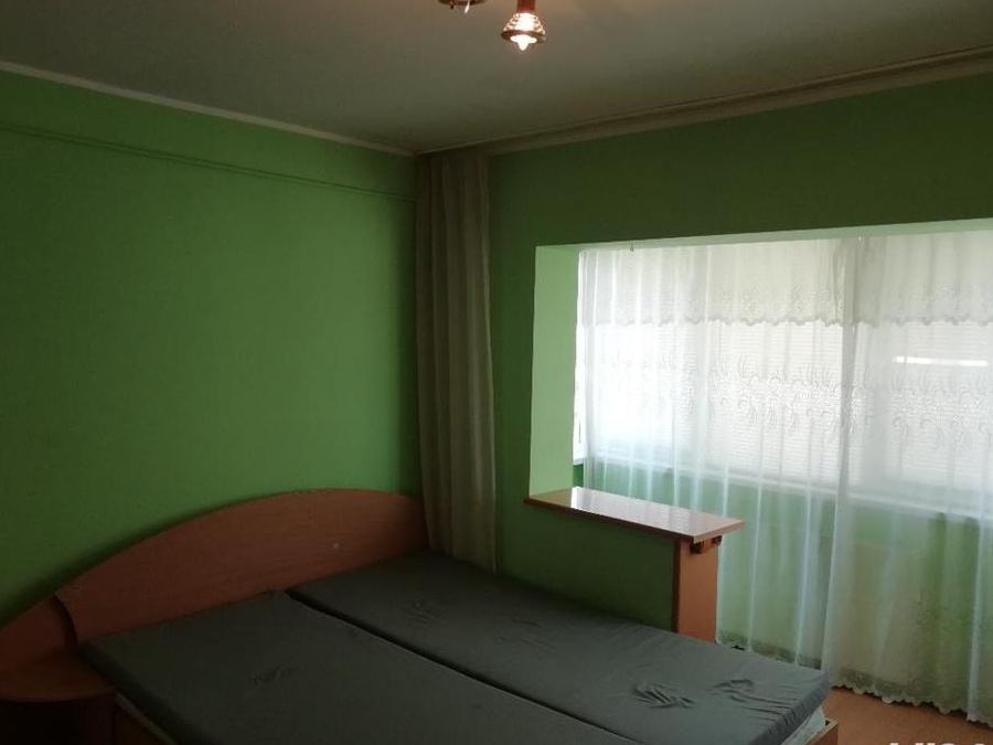 Proprietar dau spre inchiriere apartament 3 camere decomandat,in zona soarelui