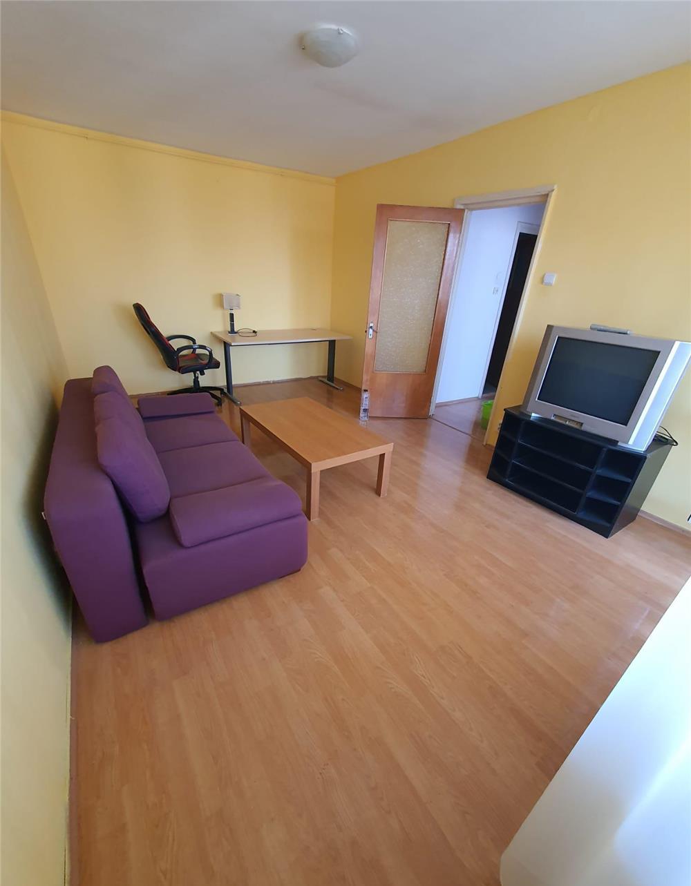 Proprietar inchiriez 2 camere Vitan