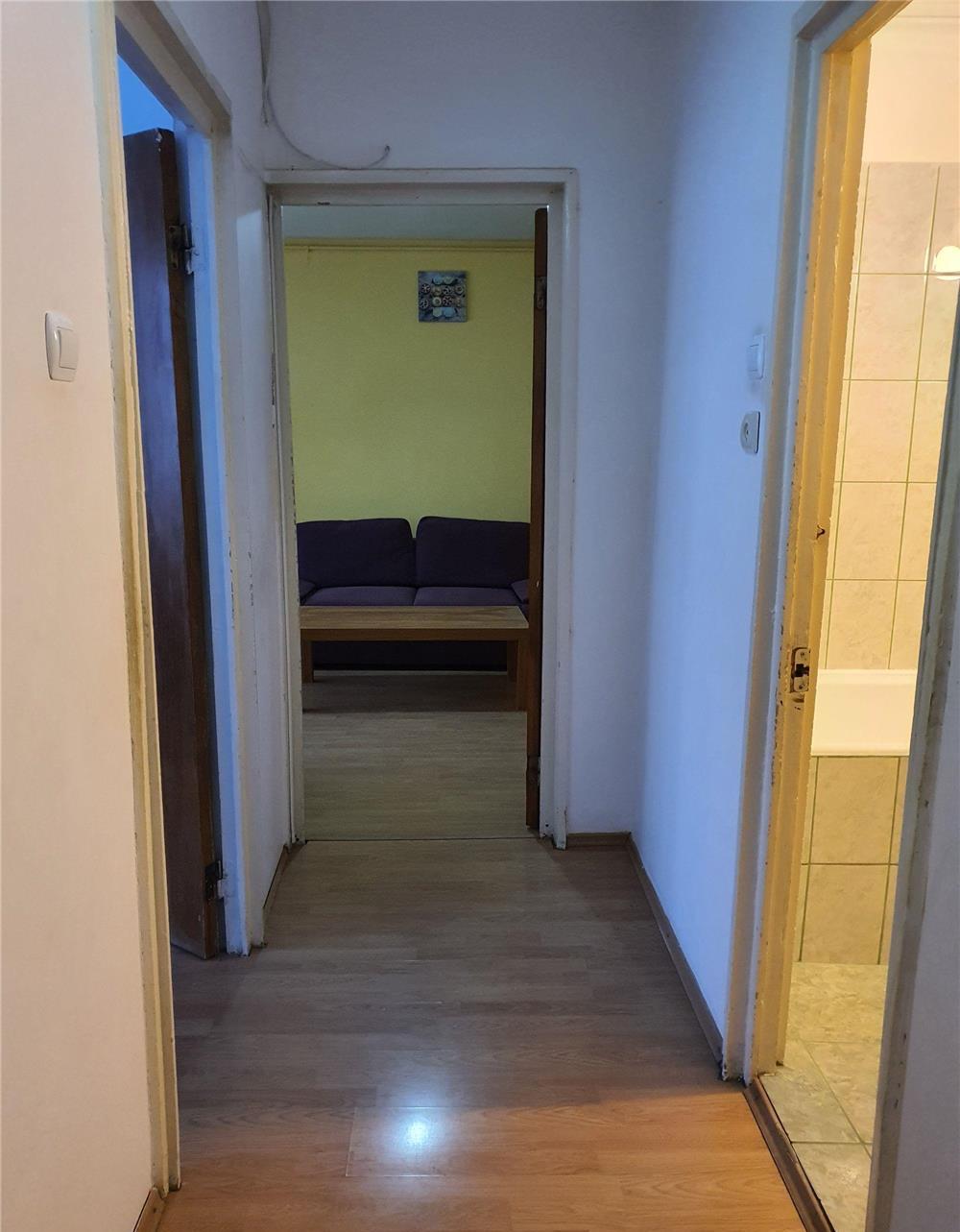 Proprietar inchiriez 2 camere Vitan