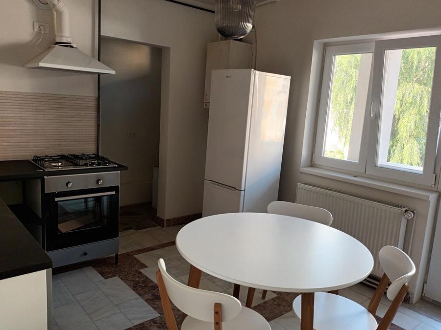 Proprietar, închiriez aot 4 camere, 2 băi,2 balcoane, toate facilitățile mobilat/nemobilat