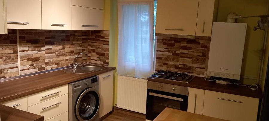 Proprietar, inchiriez apartament 2 camere, centrala proprie, strada Bucuresti, etaj 1