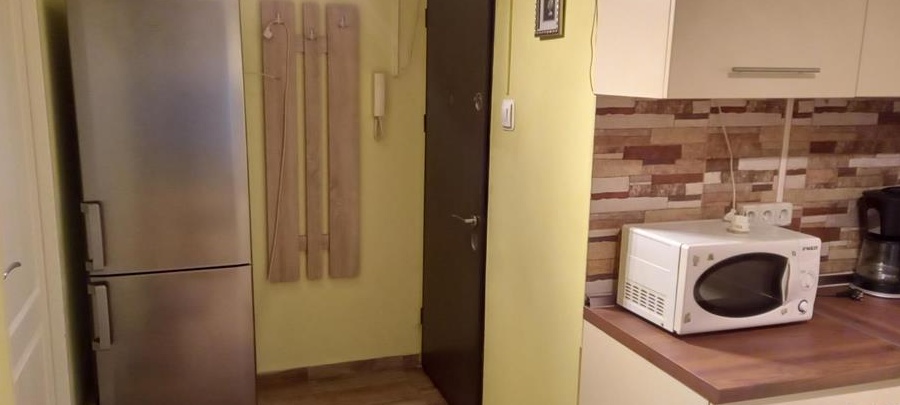 Proprietar, inchiriez apartament 2 camere, centrala proprie, strada Bucuresti, etaj 1