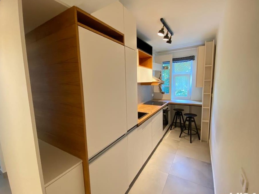 Proprietar închiriez apartament cu 3 camere lângă Piața Doina