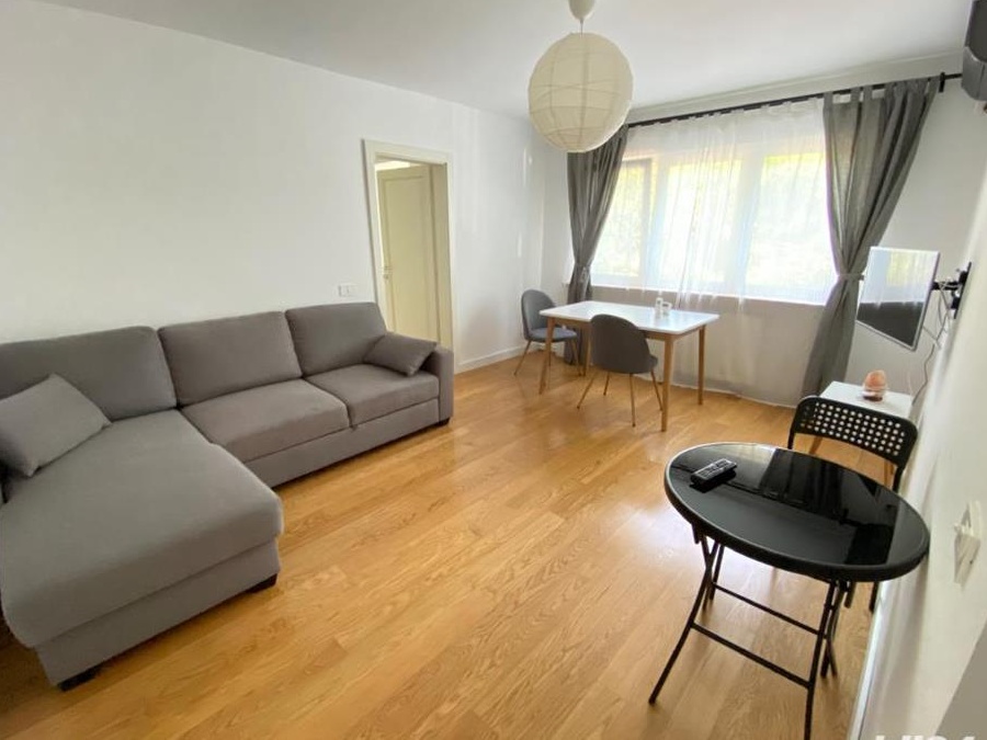 Proprietar închiriez apartament cu 3 camere lângă Piața Doina