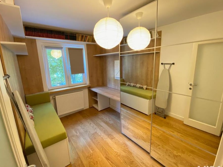 Proprietar închiriez apartament cu 3 camere lângă Piața Doina