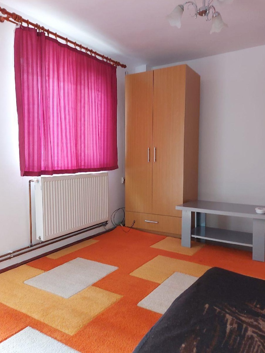 Proprietar inchiriez apartament cu o camera